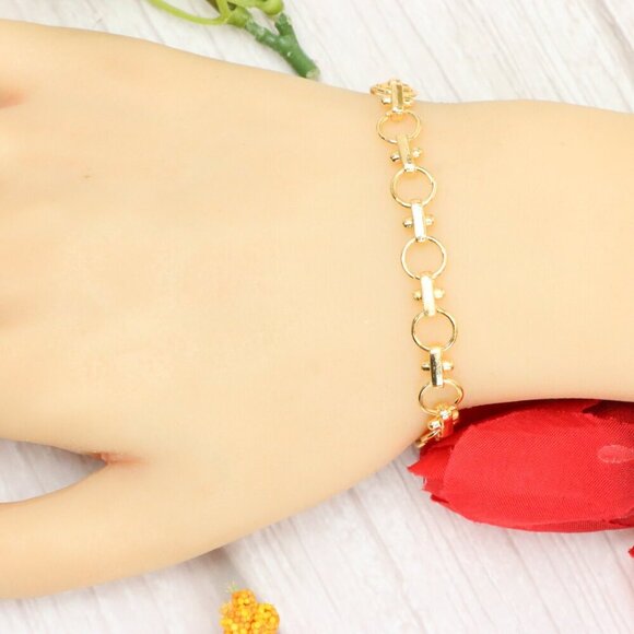 "Trendy Handmade Bracelet – A Thoughtful Gift for Girls & Women | UNVRC1599 - Picture 10 of 10